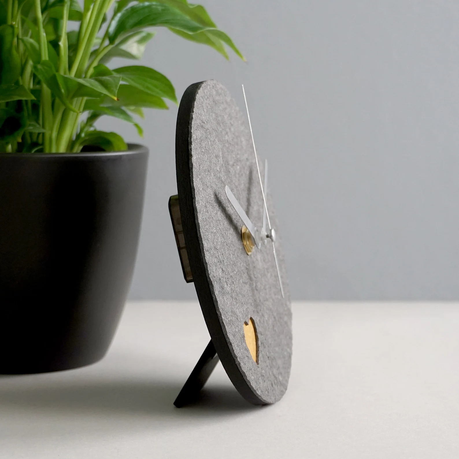 Handcrafted Recycled Paper Table Clock – Eco-Friendly Anniversary & Housewarming Gift - Image 3