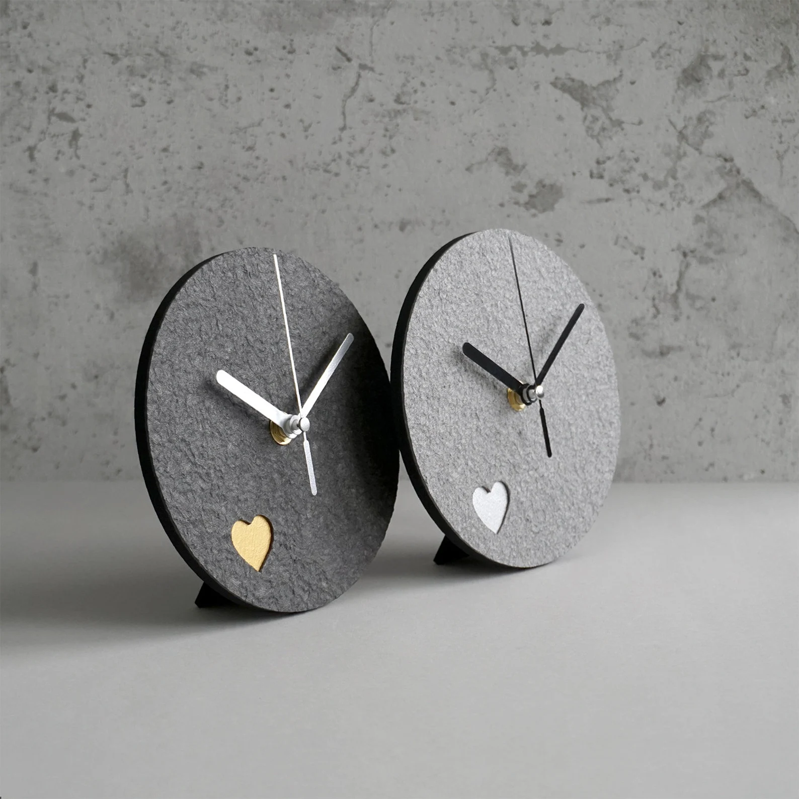 Handcrafted Recycled Paper Table Clock – Eco-Friendly Anniversary & Housewarming Gift - Image 7